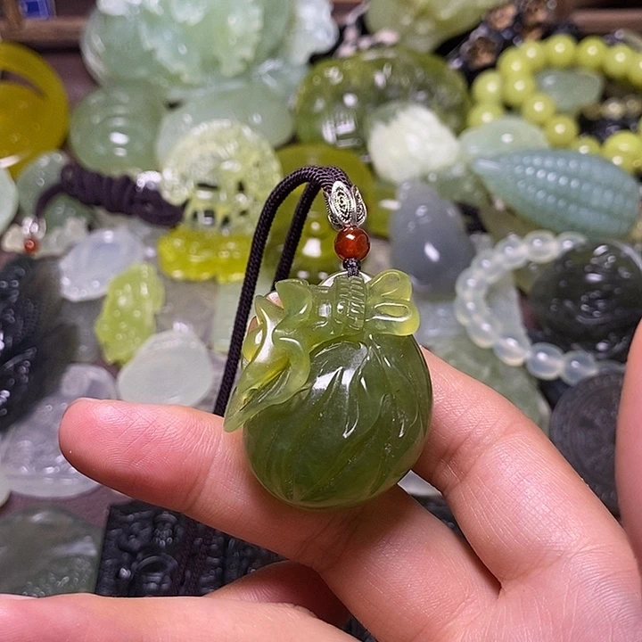 岫玉未镶嵌岫玉挂件