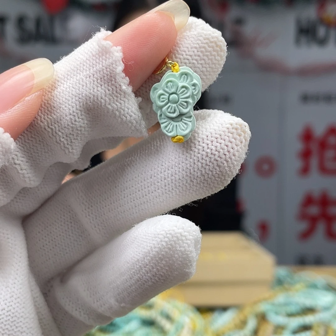 绿松石未镶嵌挂件