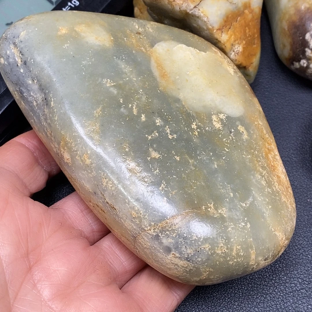 和田玉未镶嵌珠宝奇石