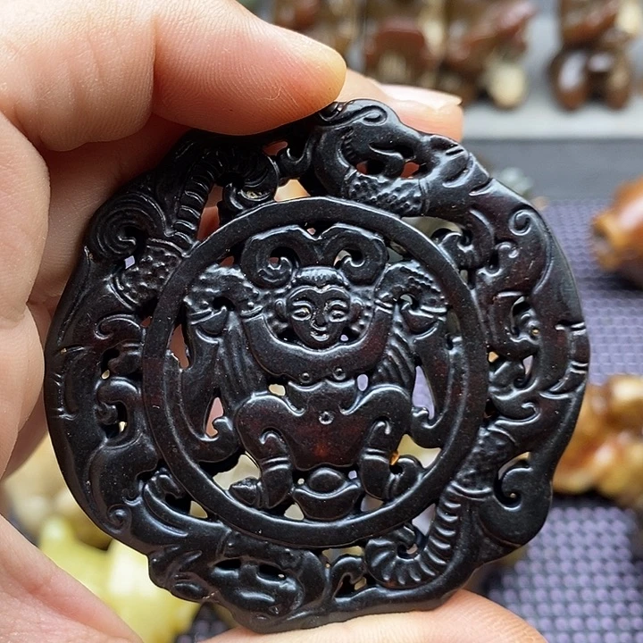 未镶嵌蛇纹石玉颈饰