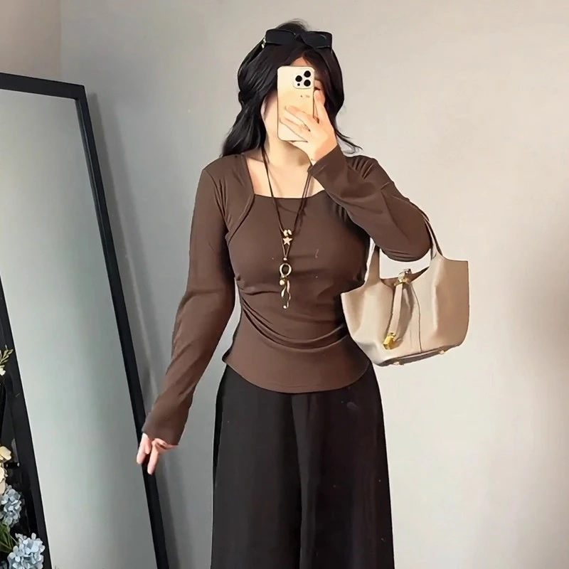 大码女装内搭设计感上衣女秋冬款休闲简约咖色方领修身打底t恤衫