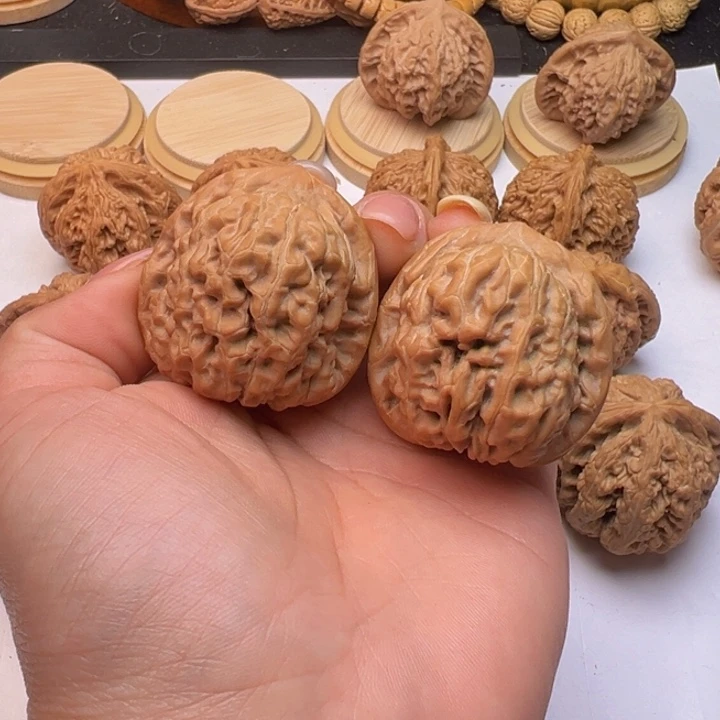 文玩核桃把件蟲*飛金字塔38