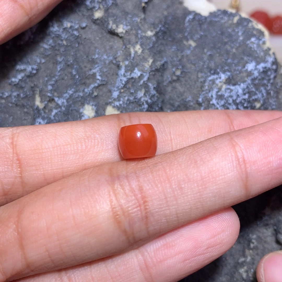 南红玛瑙未镶嵌直切柿子红7.9×6.8微过渡