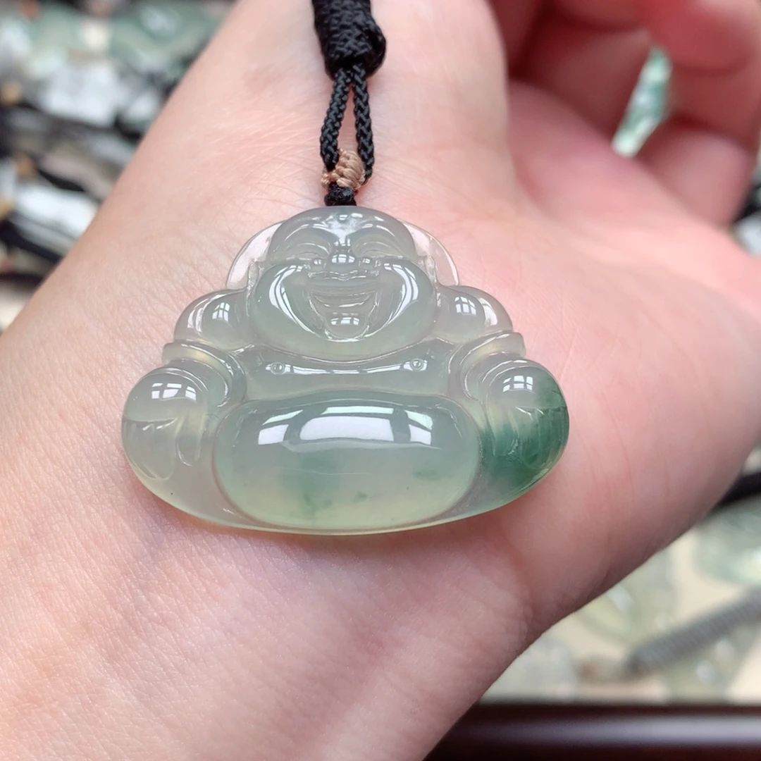 翡翠未镶嵌颈饰佛公