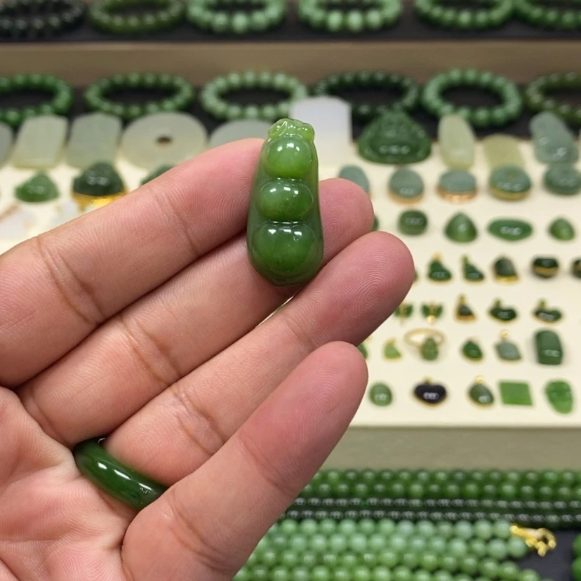 【闪购商品】颈饰未镶嵌和田玉(碧玉)