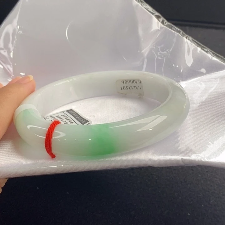 翡翠未镶嵌手镯61.5圈