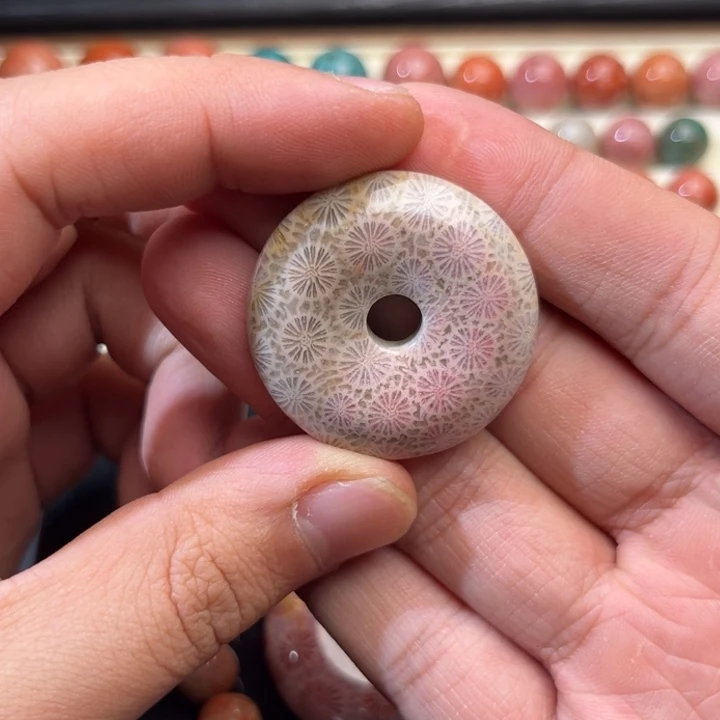 玛瑙/玉髓未镶嵌珊瑚玉平安扣硅化玉