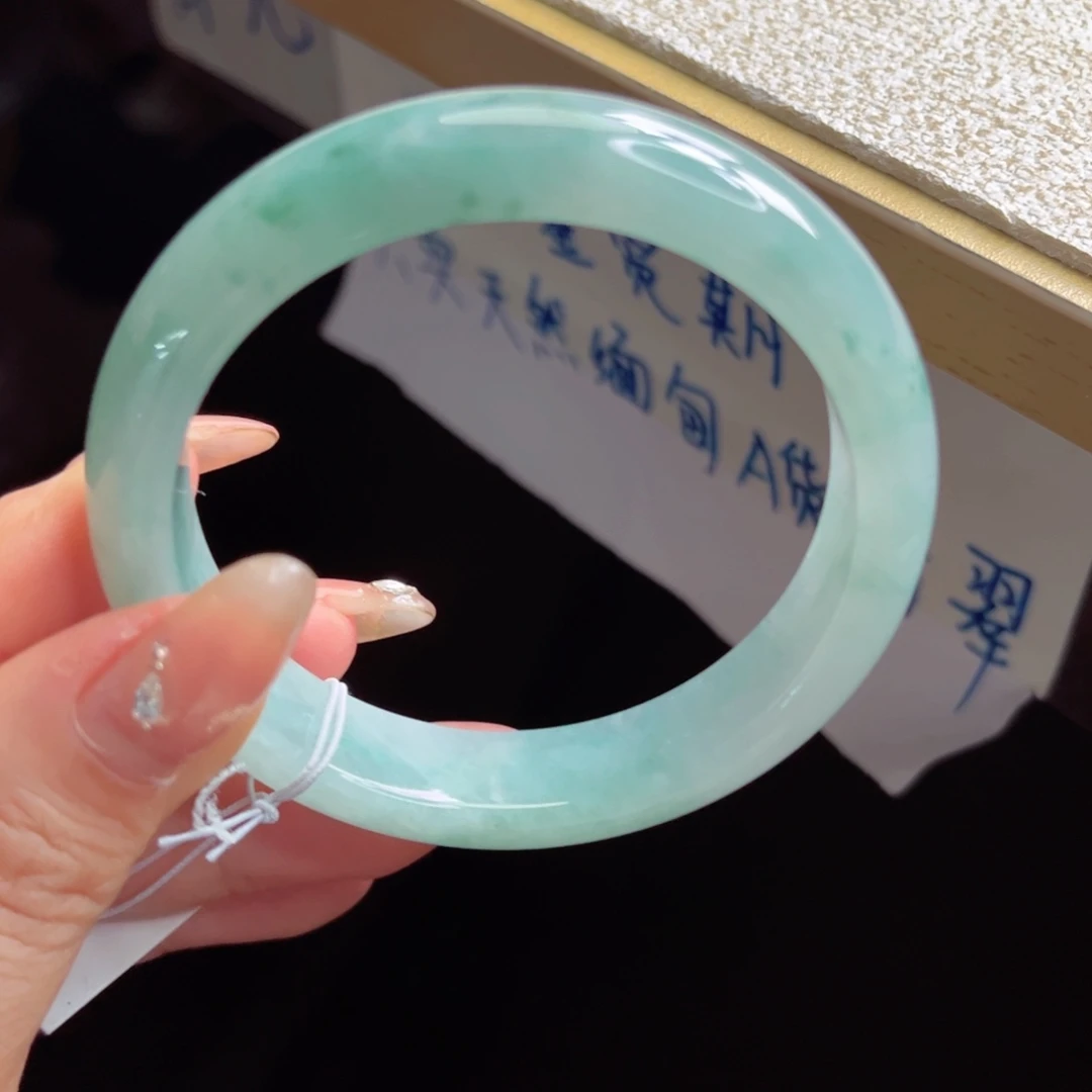 翡翠未镶嵌手镯手镯