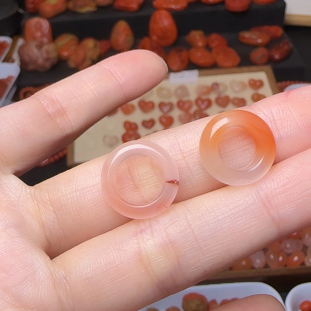 用***1南红玛瑙未镶嵌颈饰