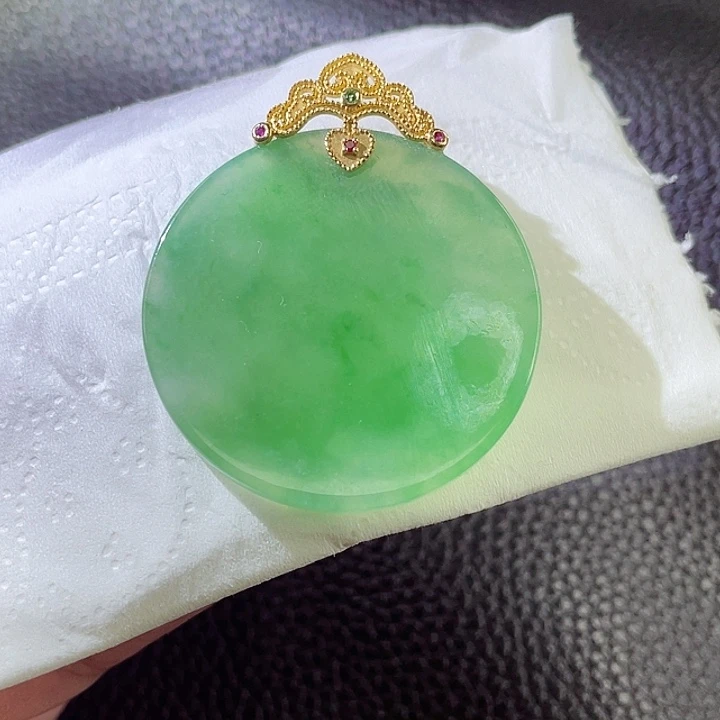 翡翠颈饰18K金镶嵌翡翠
