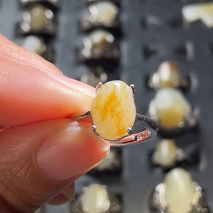 未镶嵌戒指和田玉