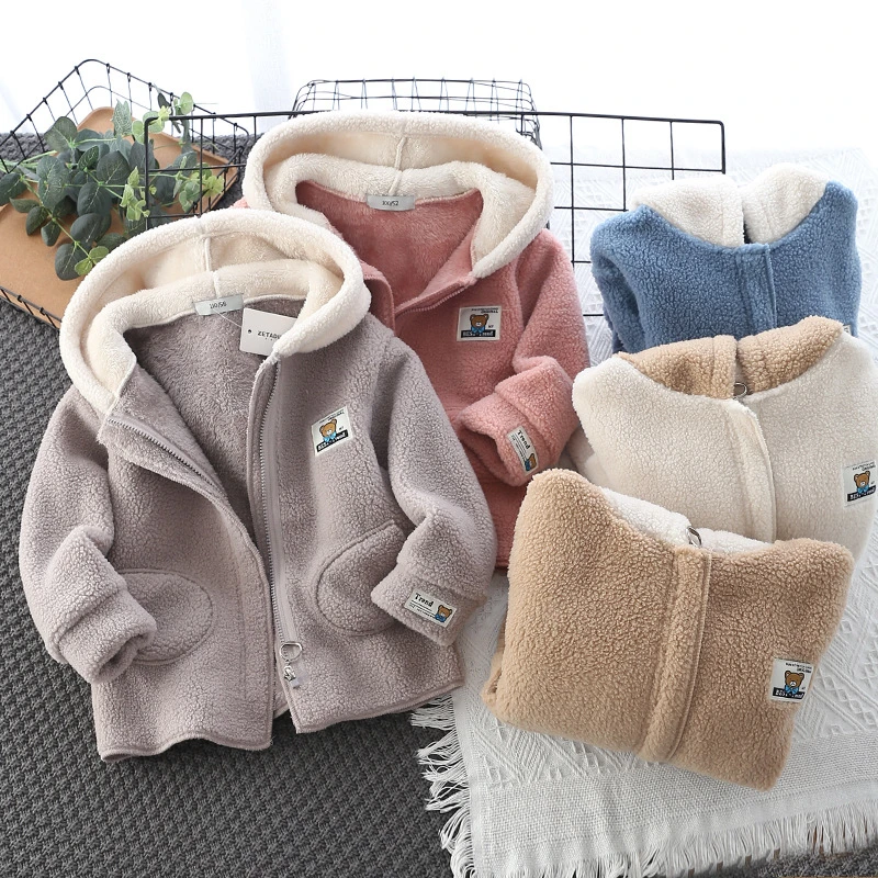 儿童颗粒绒连帽长款风衣外套洋气秋冬加绒加厚保暖小熊绣标9339