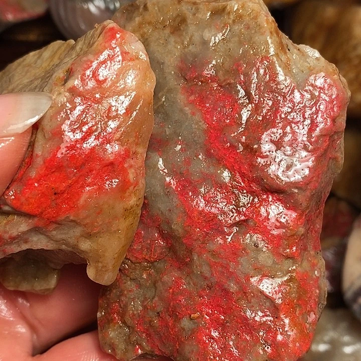 昌化石人*浙江昌化鸡血石原石