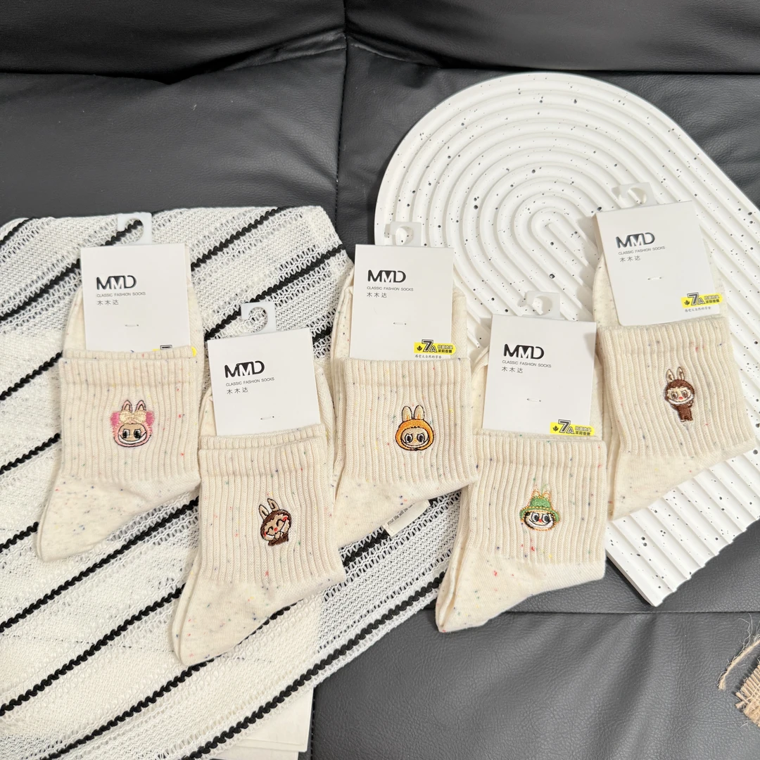 【中筒7A纯棉刺绣】春秋爆款纯色百搭中筒女潮袜
