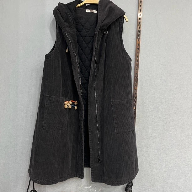 8829大码长款加棉连帽马甲