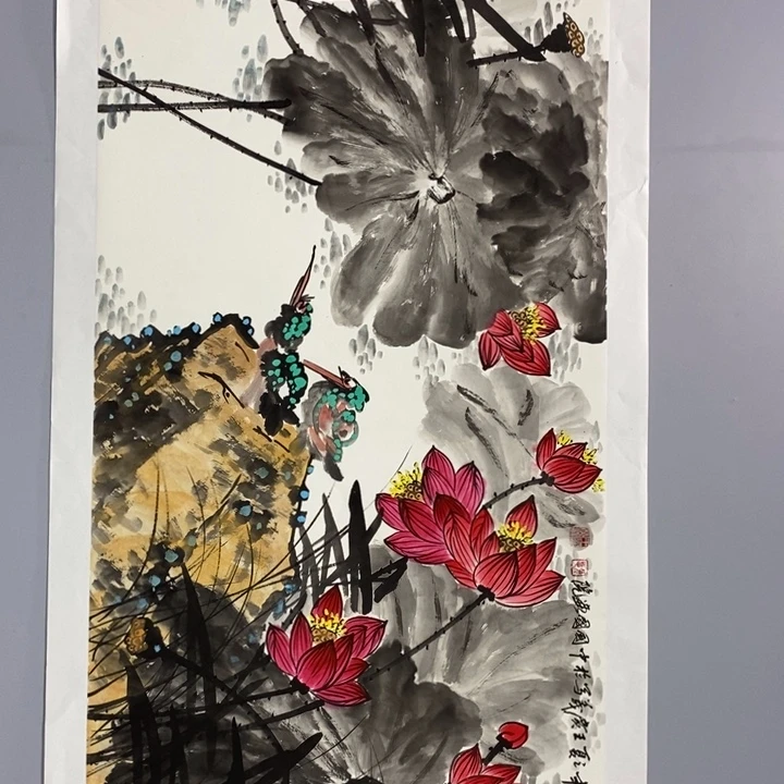 手绘作品等多种形式进行