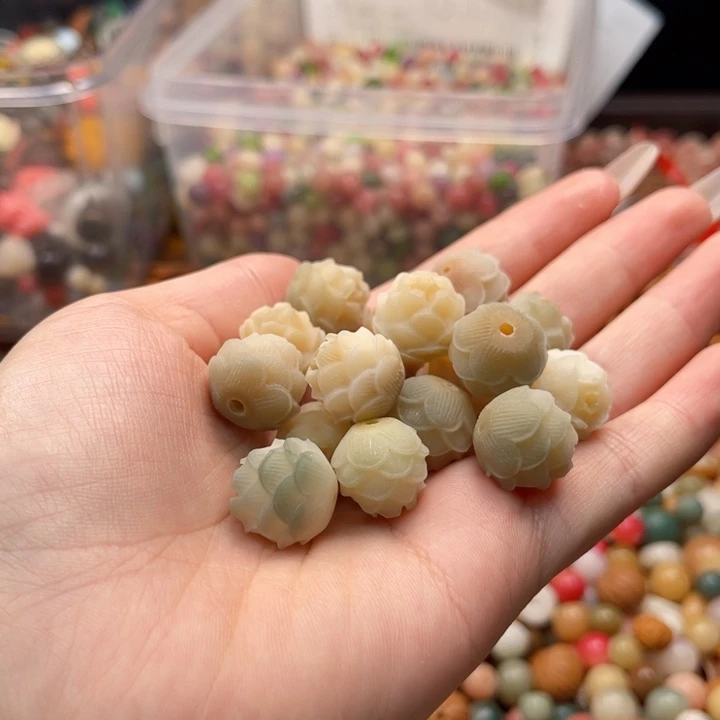 白玉菩提吊坠a12mm/20多宝莲花