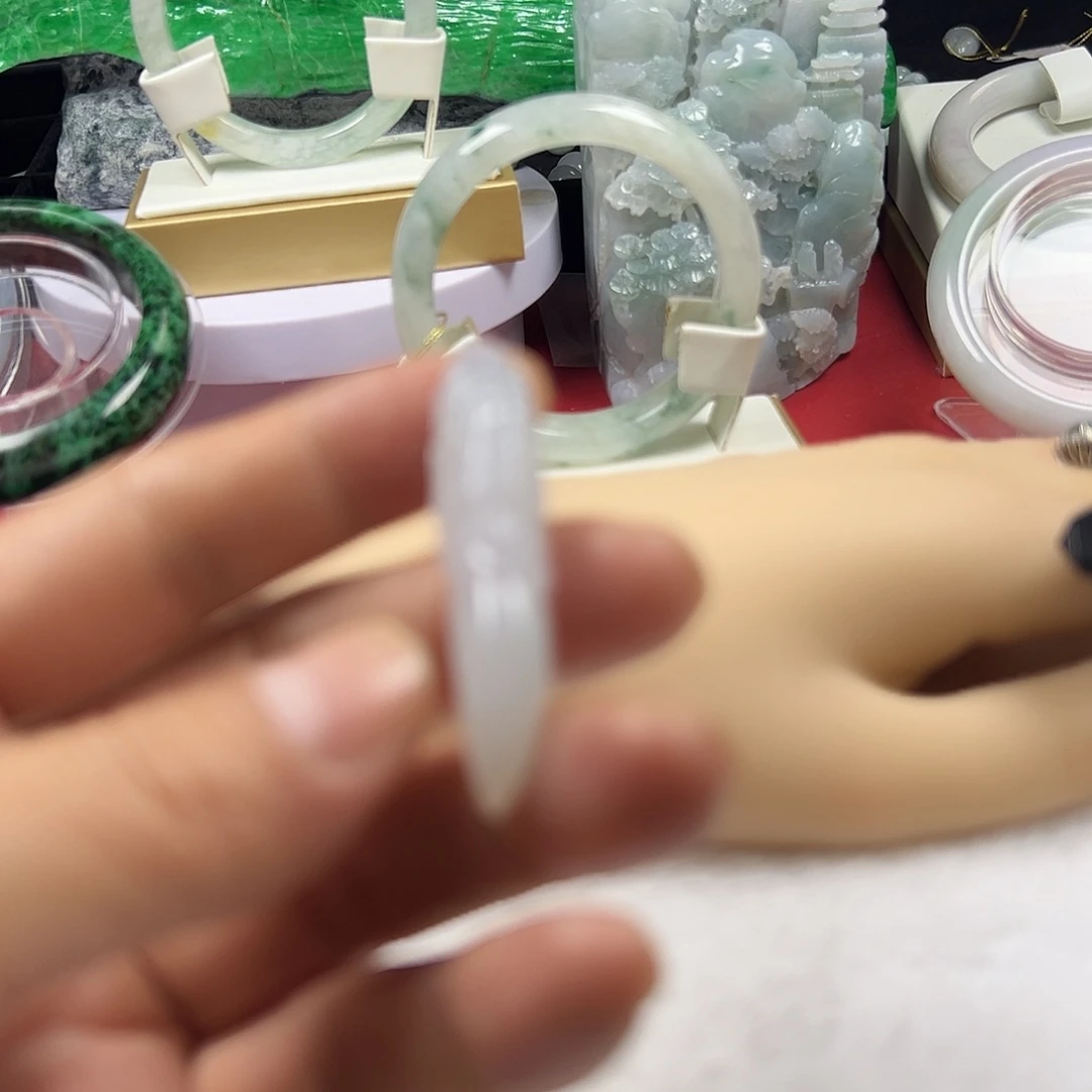 颈饰未镶嵌翡翠缅甸天然A货翡翠龙牙