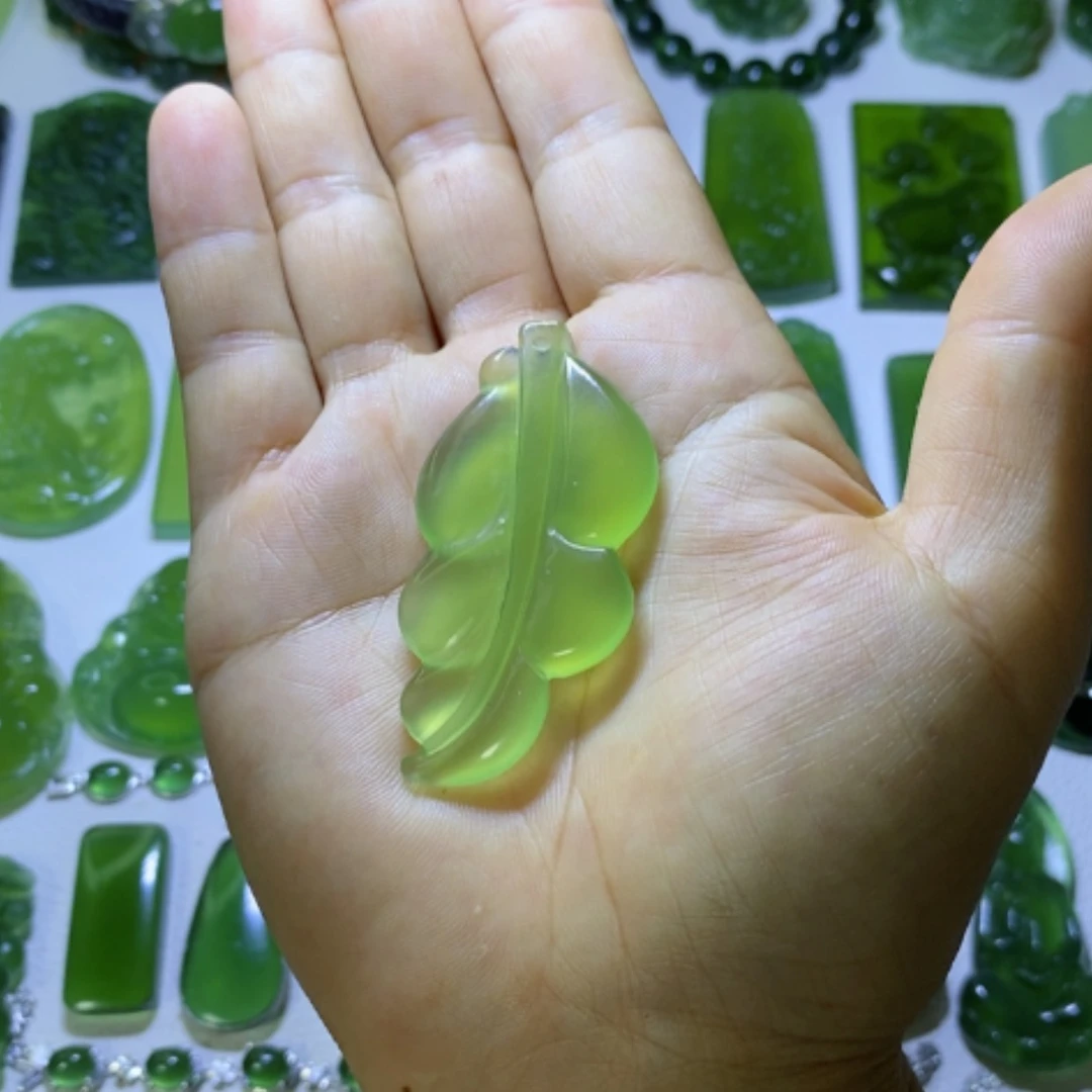 【闪购商品】未镶嵌蛇纹石玉颈饰