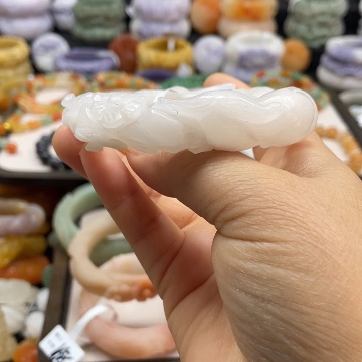 石英质玉未镶嵌手镯