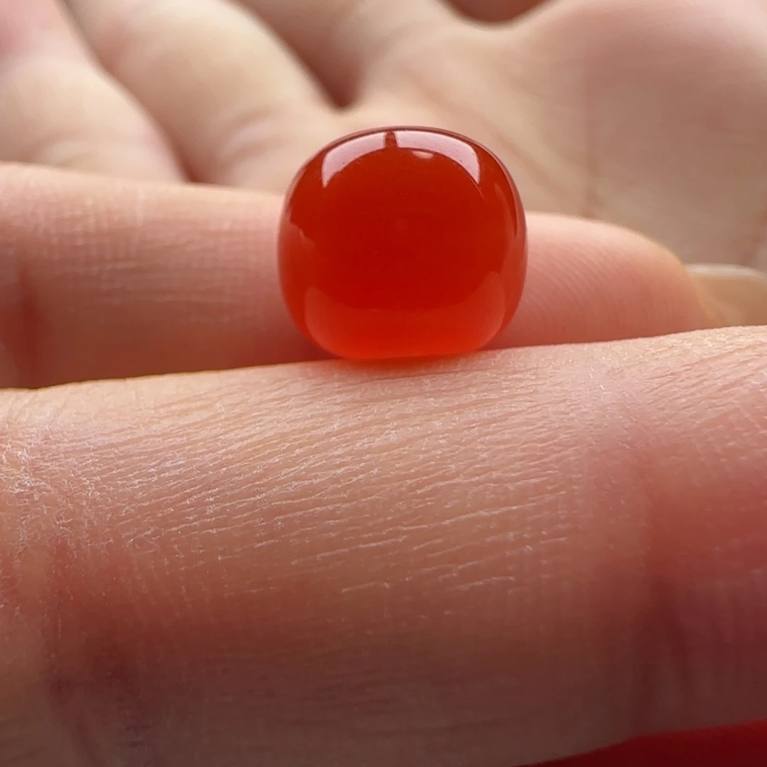 南红玛瑙未镶嵌老型10.3*9.2，柿子红，有白点，性价比