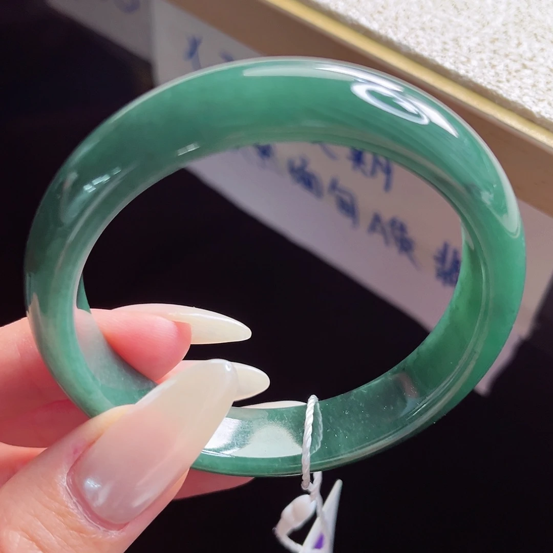 未镶嵌手镯翡翠手镯