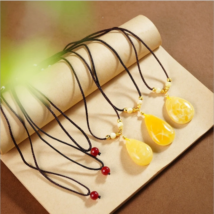 【高端精品】水滴吊坠/蜜蜡项链  多样性发其一   M90411