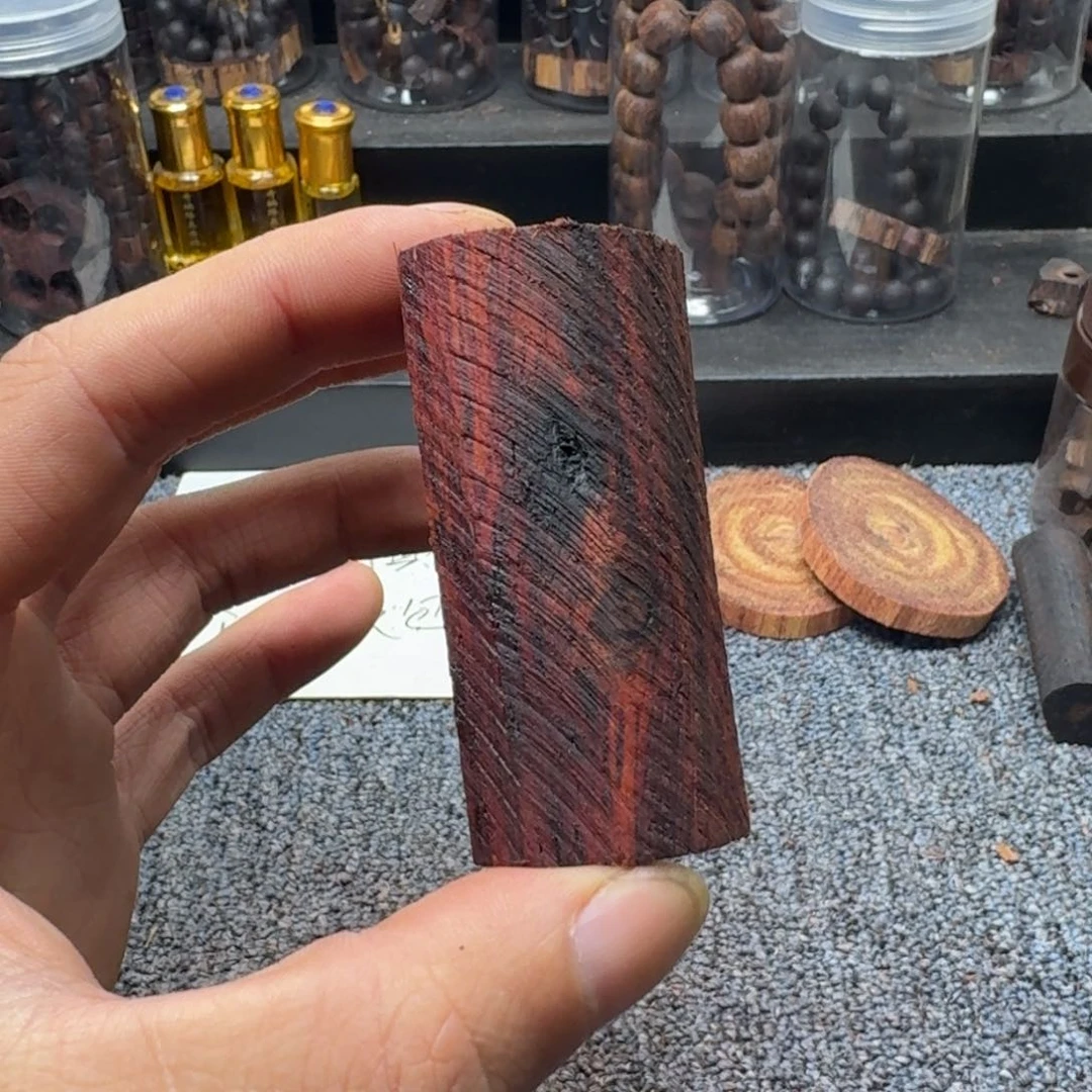 藤类红油手把件降真香原木