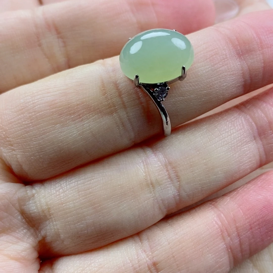 未镶嵌戒指和田玉