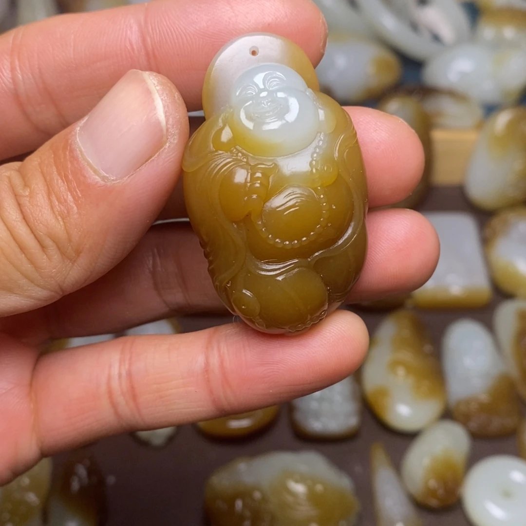 和田玉（糖玉）未镶嵌颈饰