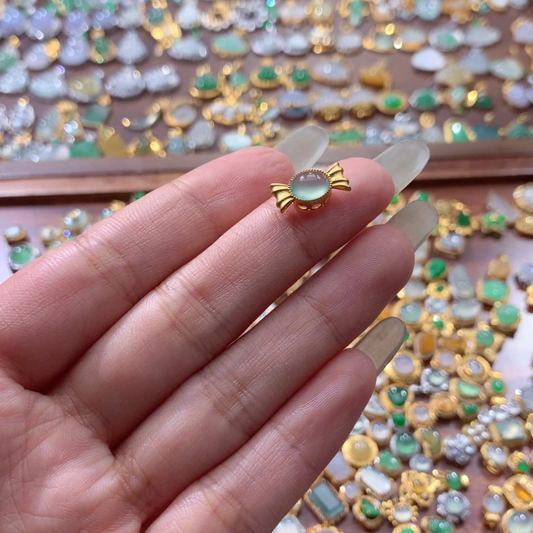 落***橘翡翠18K金镶嵌颈饰翡翠