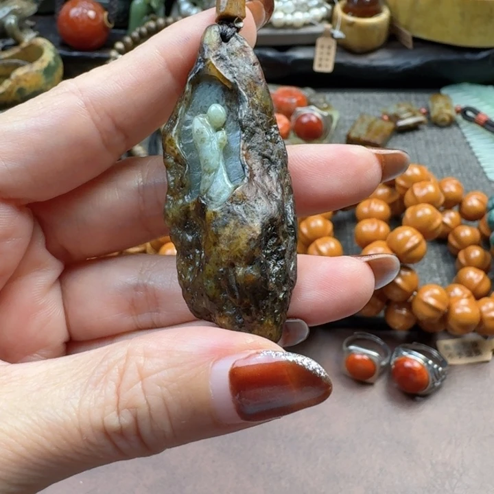 翡翠散珠柿**意翡翠随形原石手工打造