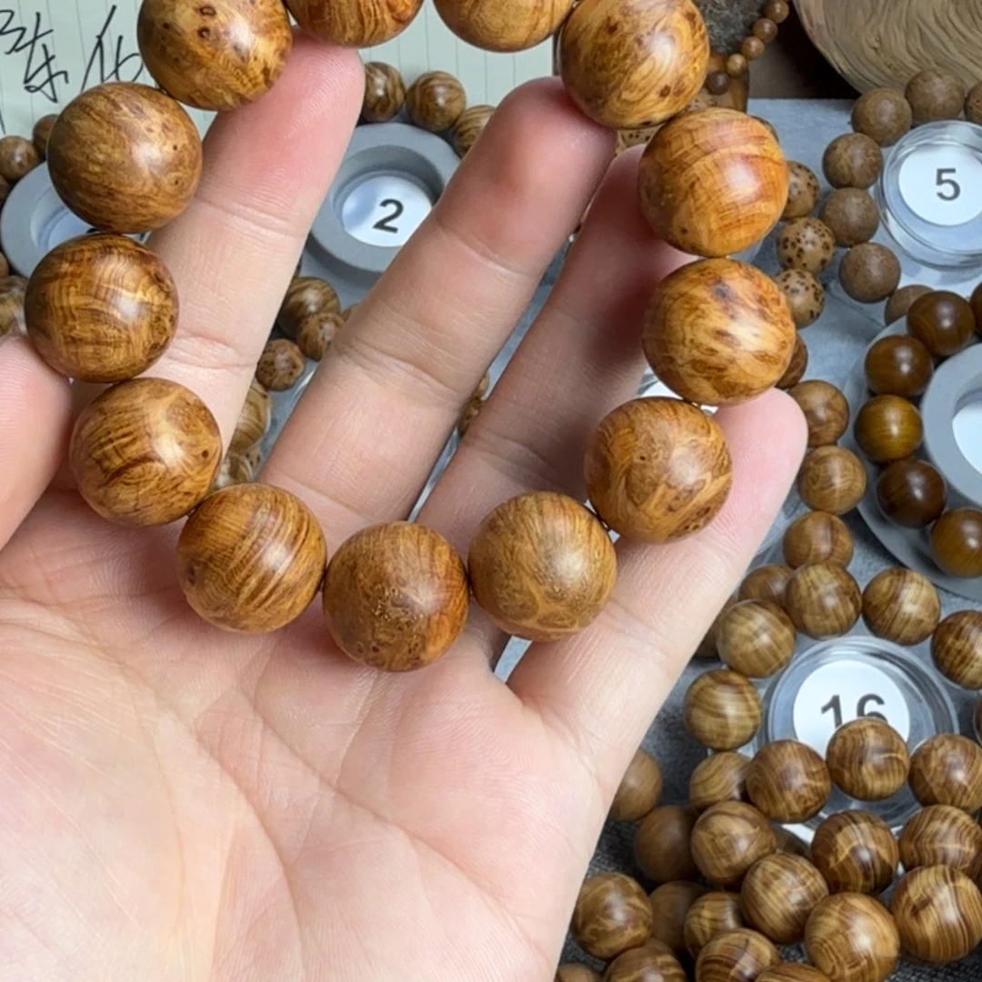 小***哥1.8 雪花变异瘤手串樱子瘤