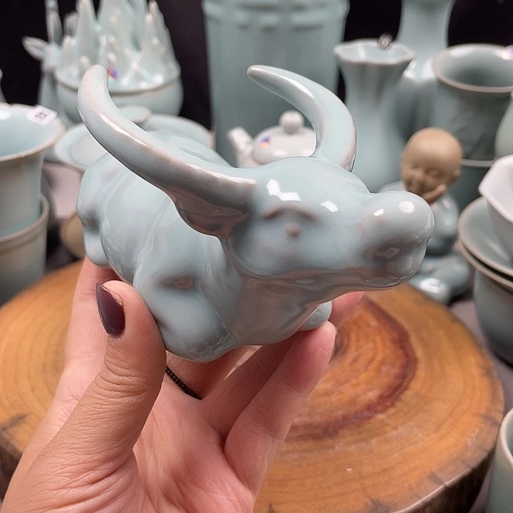 瓷片牛摆件88899999
