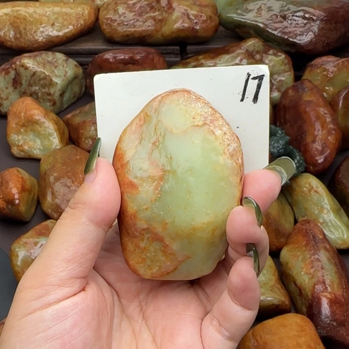 透闪石质玉未镶嵌珠宝奇石