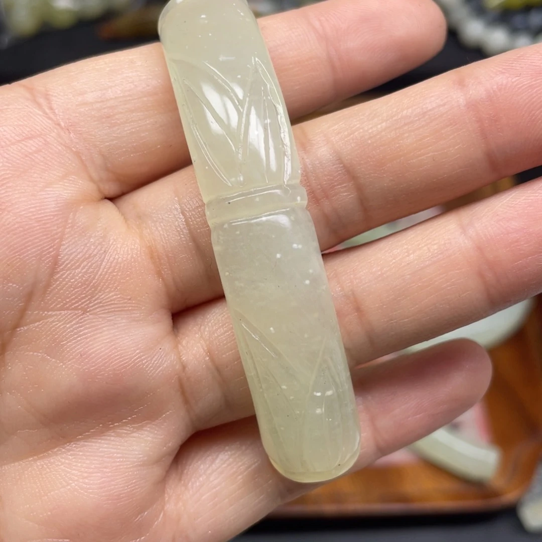 蛇纹石玉未镶嵌项链樱****）