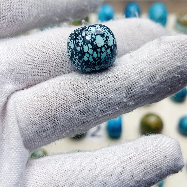 绿松石未镶嵌饰品