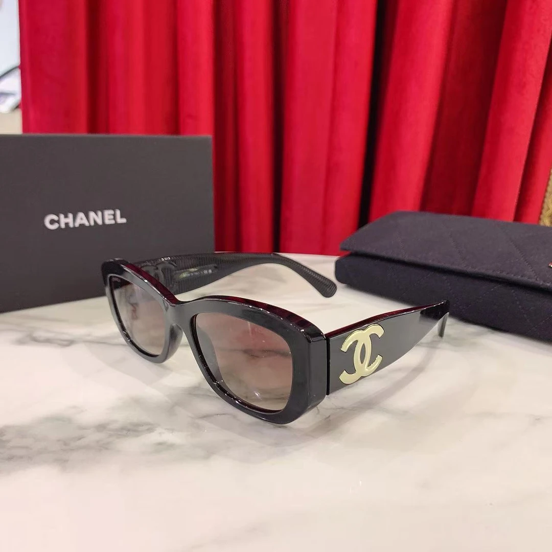 99新 Chanel/香奈儿 GGS金色大双c黑色宽边框墨镜/61805354