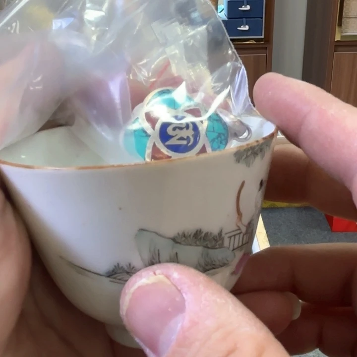 瓷片?****?精致雕刻工艺精湛