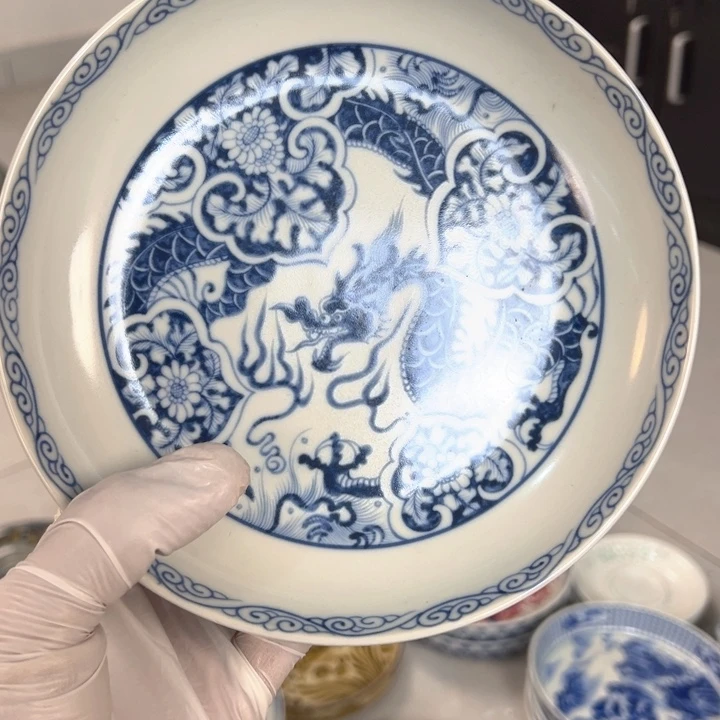 瓷片白青花穿花龙壶承