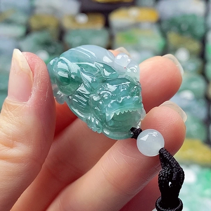 颈饰未镶嵌翡翠天然