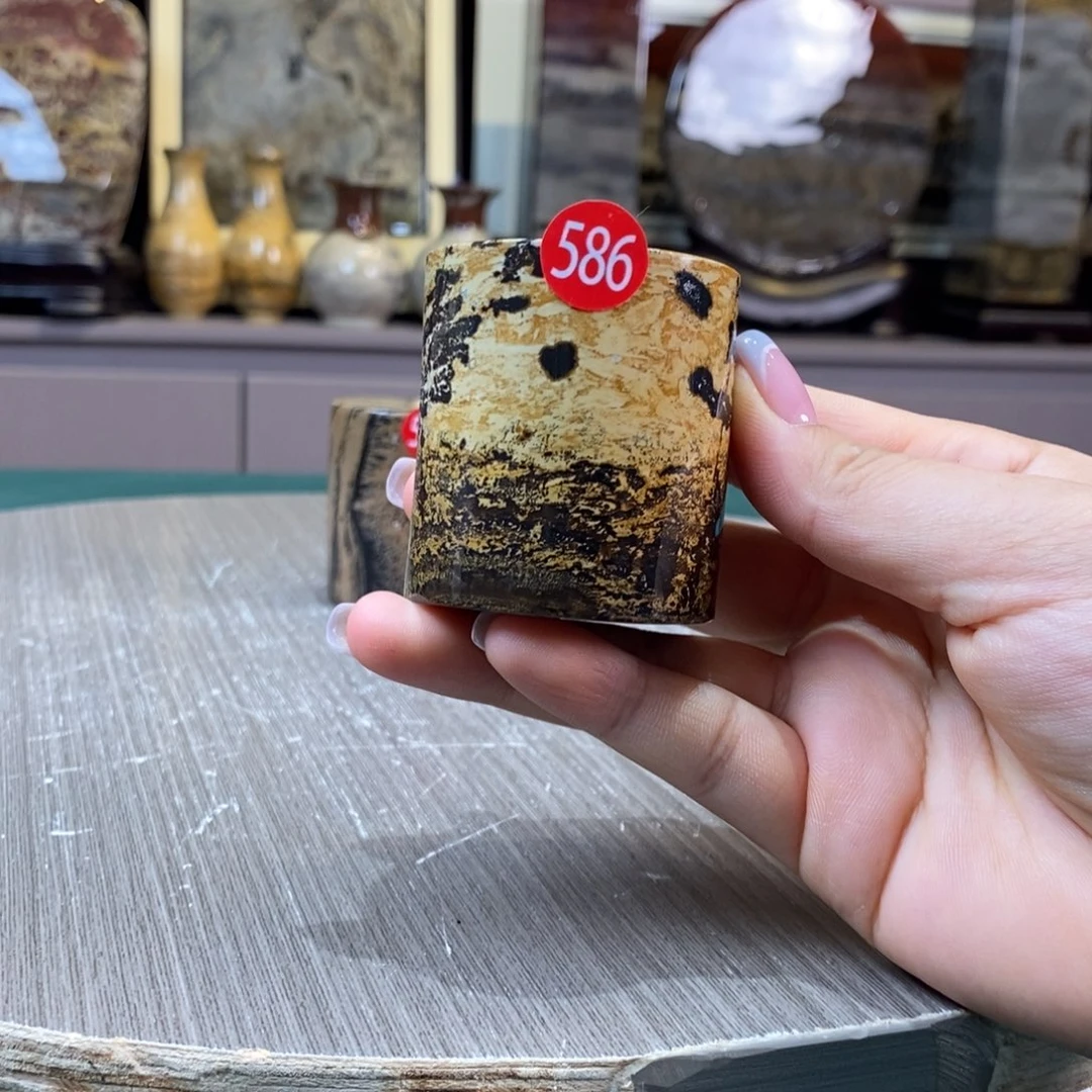 艾***强石材广西国画石草花石
