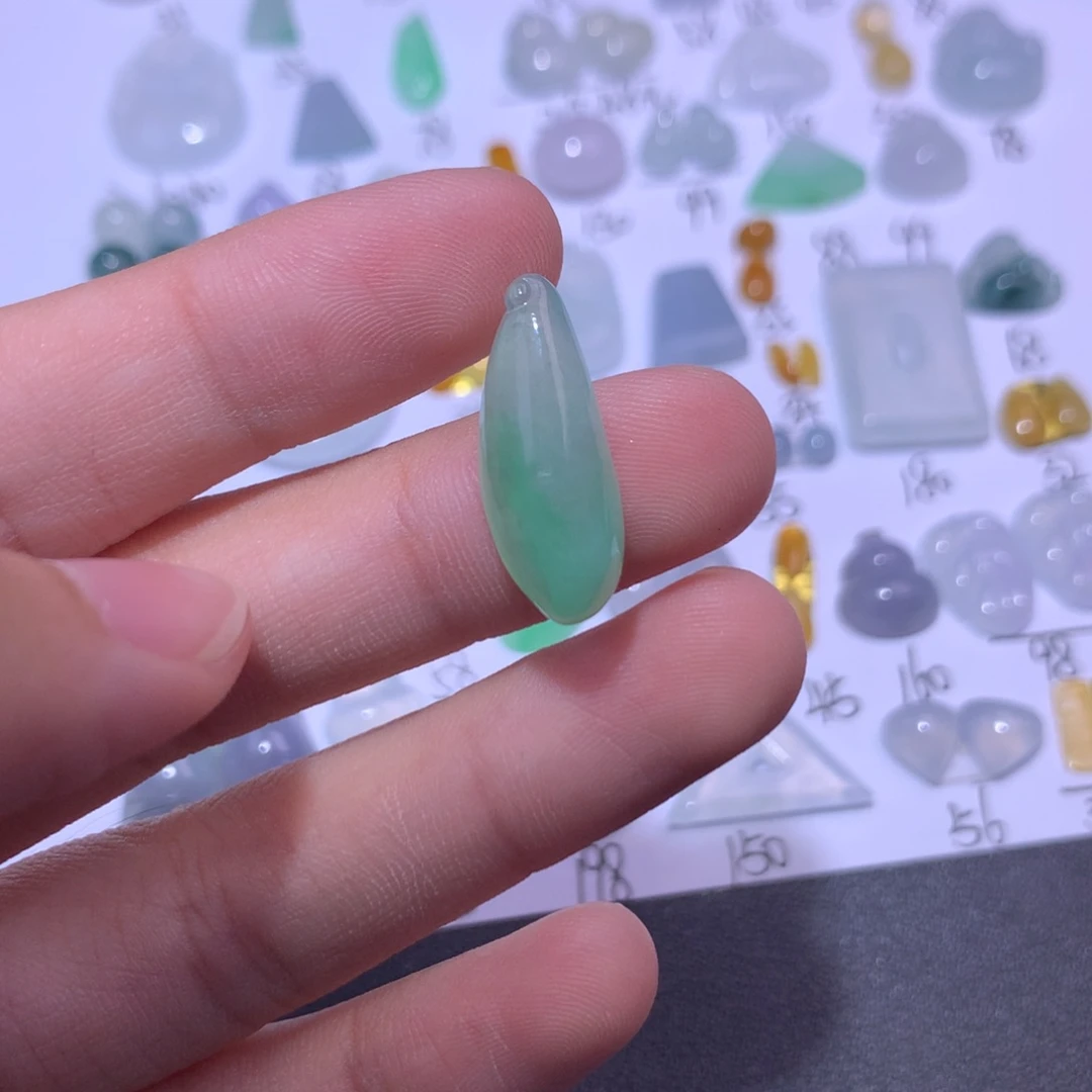 翡翠未镶嵌挂件瓜
