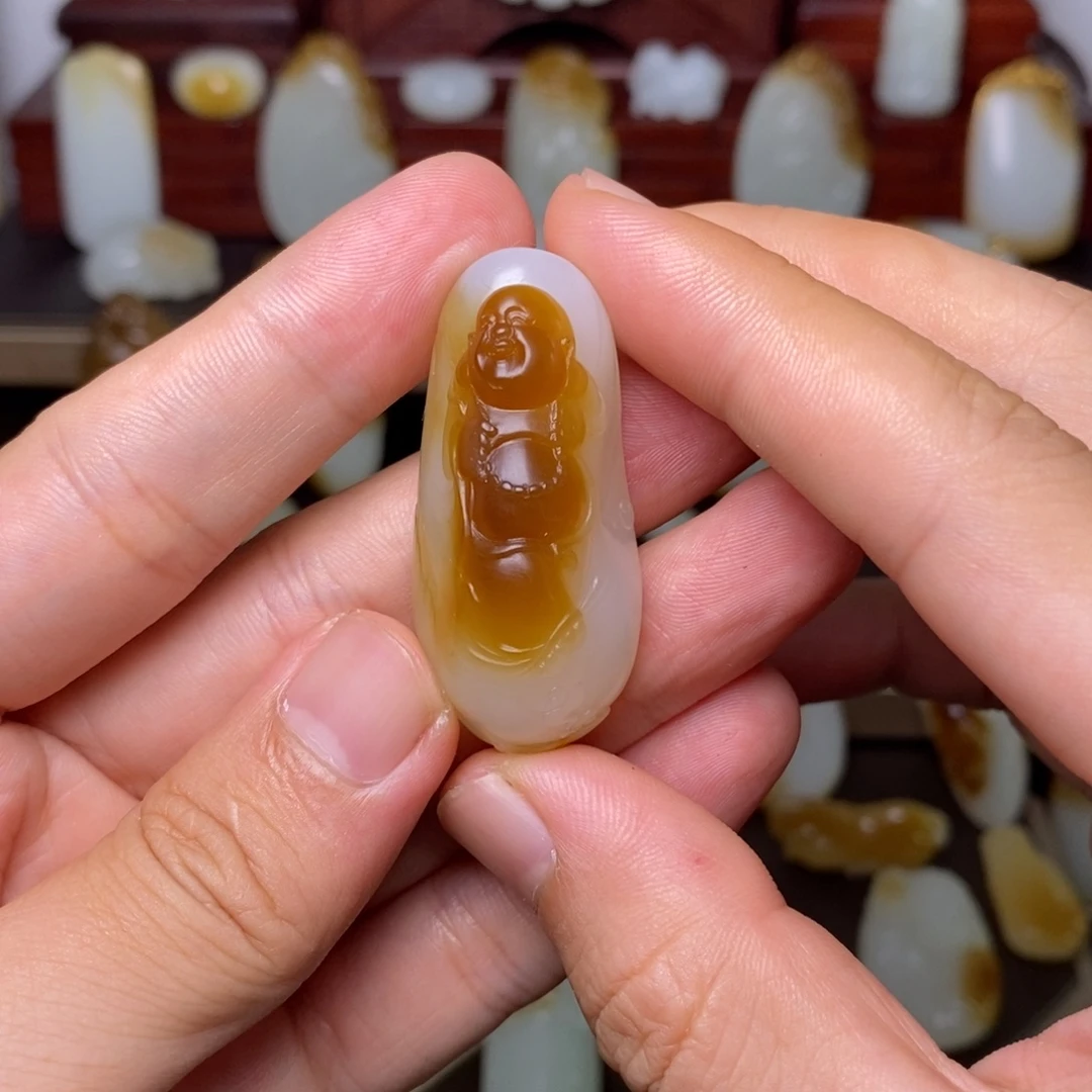 尬***歌和田玉未镶嵌颈饰