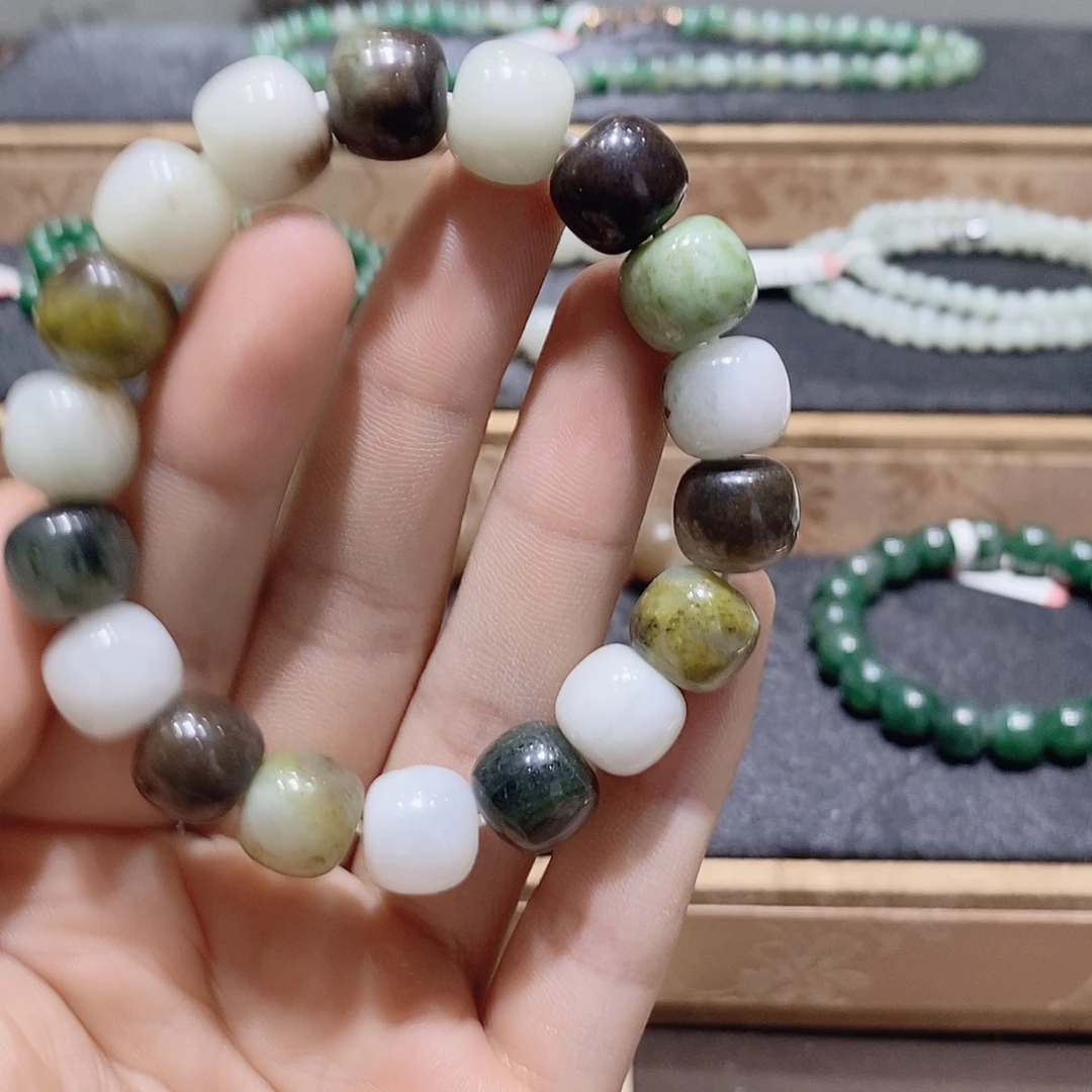 独山玉未镶嵌手串