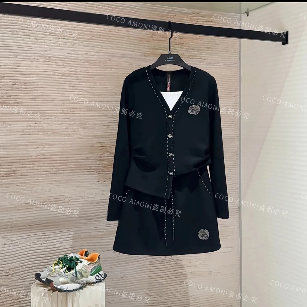 小香风秋冬新款高级感女装V领设计轻奢学院风显瘦减龄套装ZC960