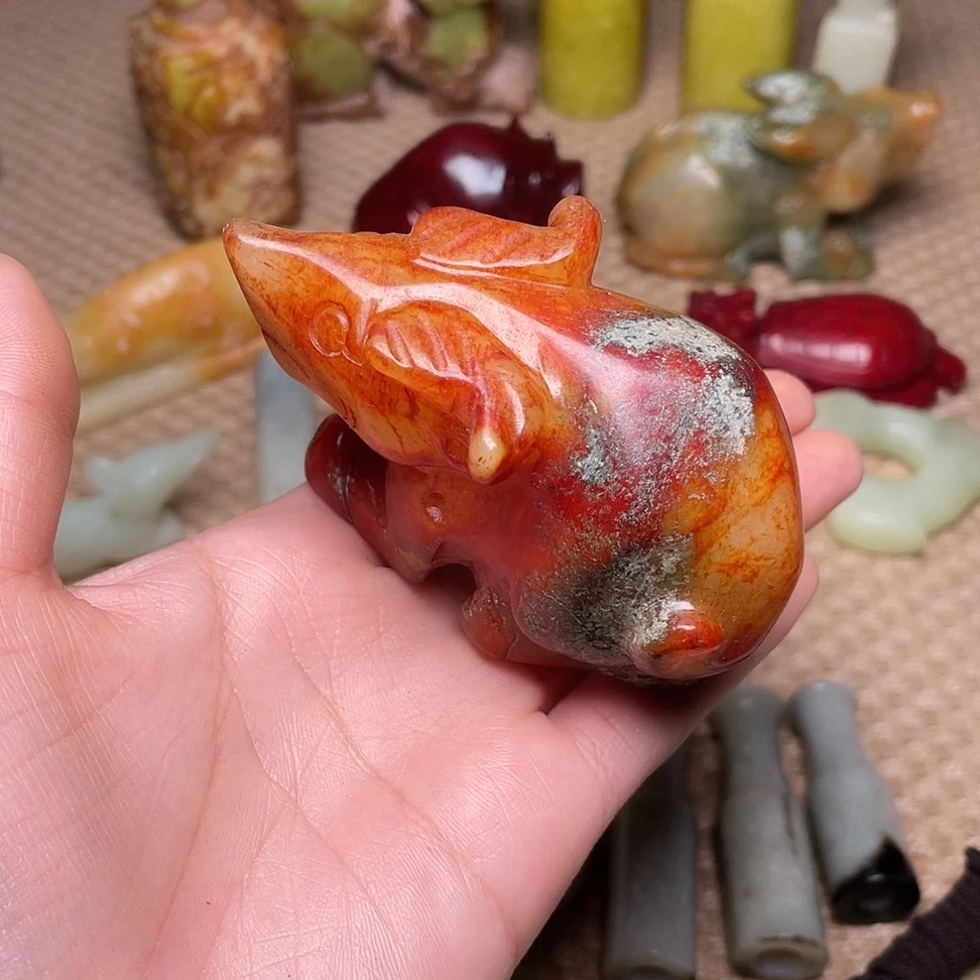 蛇纹石玉未镶嵌颈饰