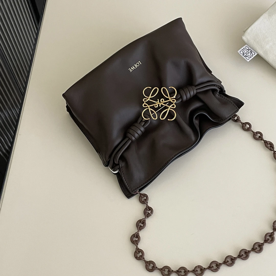 99新 LOEWE/罗意威 罗意威巧克力色新款福袋牛皮单肩包 6474