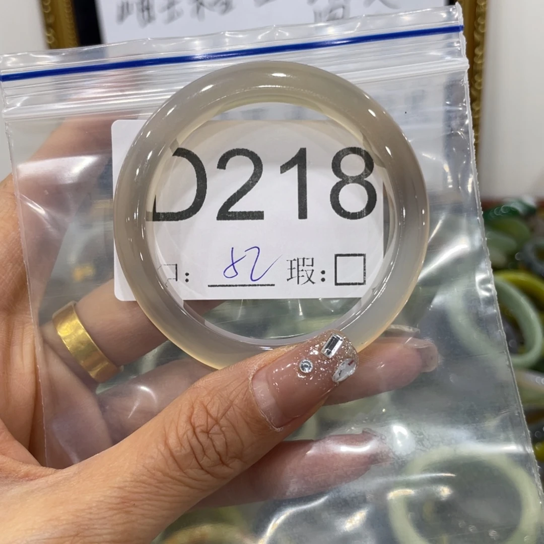 溪***呀蛇纹石玉未镶嵌手镯