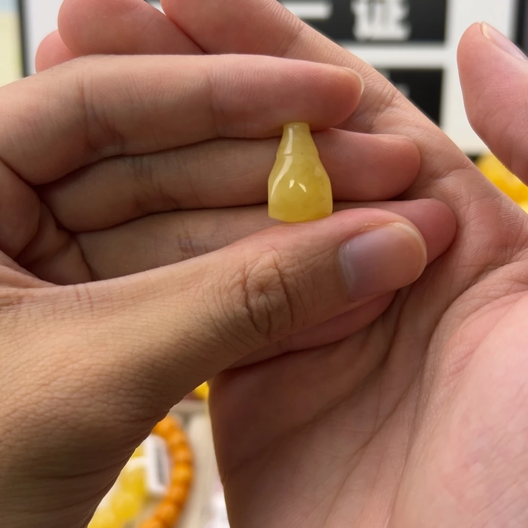 未镶嵌琥珀珠宝奇石